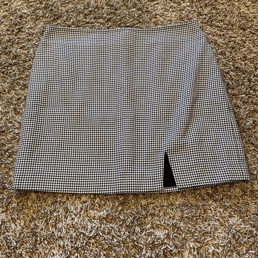 Forever 21 Black and White Mini Pencil Skirt with Slit
